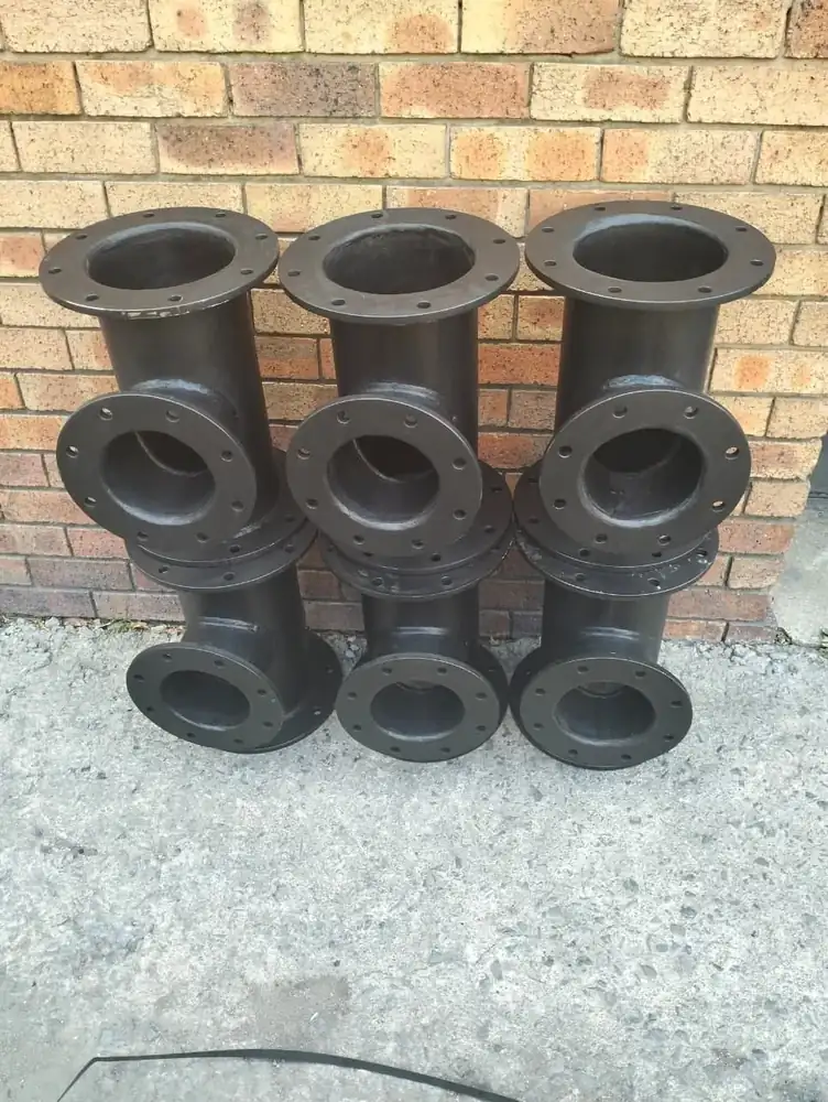 Flanged tee pipe fittings